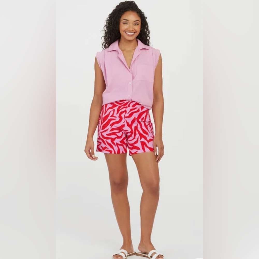 SPANX On-The-Go Red Pink Zebra Pattern Pull On Shorts Size Large NWT MSRP $92